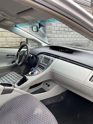 Toyota: Toyota Prius: 2015 г., 1.8 л, Вариатор — 9