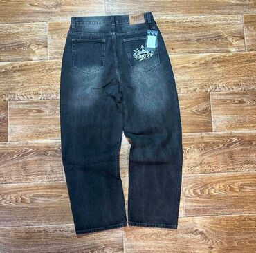 женский жынсы: Baggy jeans sk8
в отличном состоянии 
брал за 4200