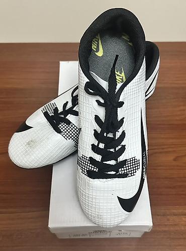 futbol corabı: Nike Mercurial krampon – ağ/qara rəng palitrası - Ölçü: 41 - Model — 1