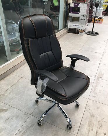 Ofis və oyun kresloları: Yeni, Təkərli, Qolları tənzimlənir, Dəri — 13