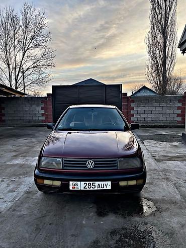 Volkswagen: Volkswagen Vento: 1992 г., 1.8 л, Седан — 11