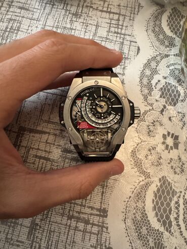 Qol saatları: İşlənmiş, Qol saatı, Hublot, rəng - Qara