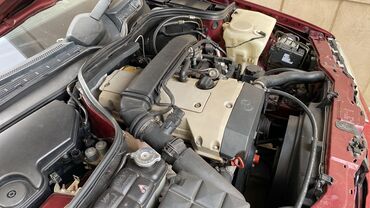 Mercedes-Benz: Mercedes-Benz C‑Class sedan (W202), al qırmızı rəng. - Kuzov: 4 — 11