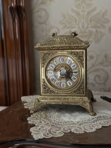 часы будильник: Продаю декоративные часы 
Покупали за 13 000
Отдаю за 7 000