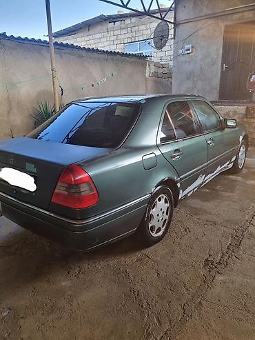 mercedes kreditle satisi: Mercedes-Benz 220: 2.2 l | 1994 il Sedan — 4