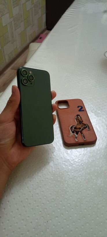 Apple iPhone: IPhone 11 Pro, Б/у, 256 ГБ, Alpine Green, Наушники, Чехол, 80 %