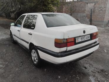 Volkswagen: Volkswagen Vento: 1990 г., 1.8 л, Механика, Бензин, Седан
