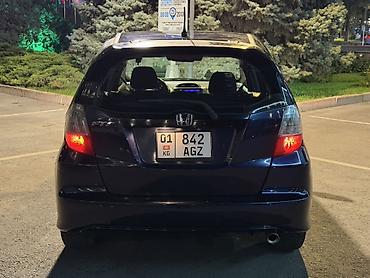 титан на фит: Honda Fit: 2010 г., 1.5 л, Автомат, Бензин, Хэтчбэк — 4