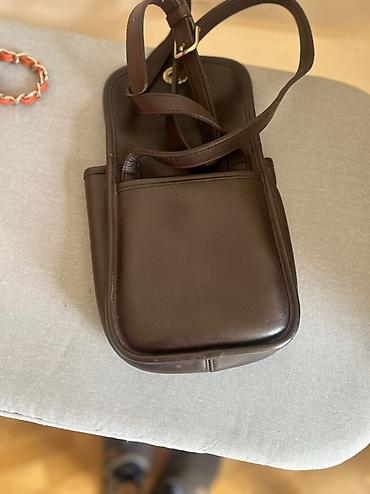 Çantalar: Qəhvəyi dəri çiyin çantası Coach firmasininindir. - Material: həqiqi — 4