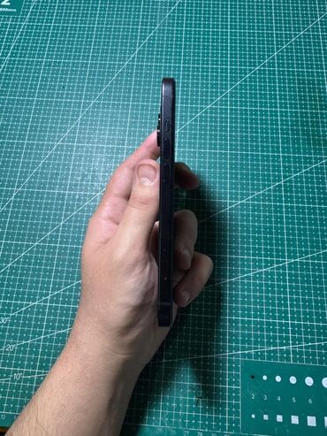 Apple iPhone: IPhone 15, 128 GB, Qara, Face ID — 7