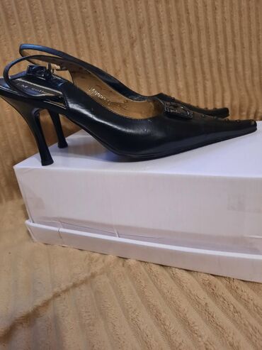 Salonke: Salonke, 39 — 3