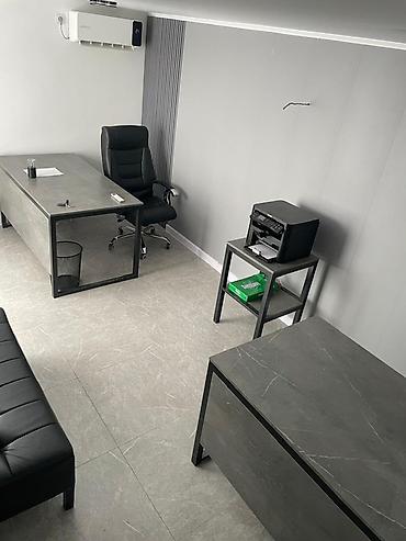 репина: 📍 СДАЁТСЯ ОФИС — 15 м² 📌 Первая линия, район Репина — Ахунбаева. ✅ С — 1