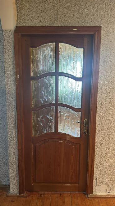 Otaq qapıları: 5 eded qapi satilir 1 ededi 60 azn den .sokulu deyil alan ozu sokecek