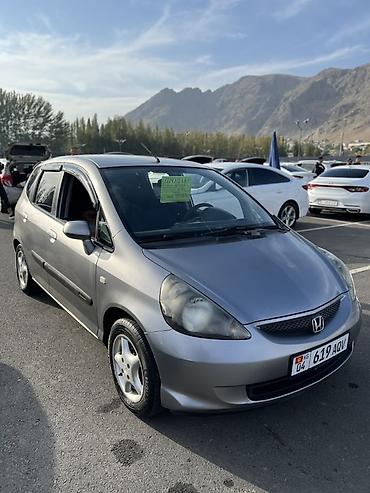 Honda Jazz: 2005 г., 1.4 л, Механика, Бензин, Хэтчбэк
