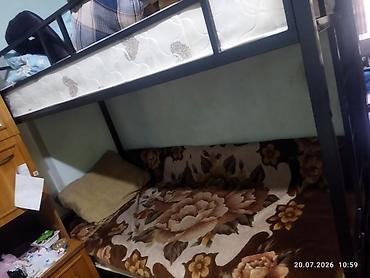 bunk bed: Двухъярусная кровать с металлическим каркасом. - Прочное стальное — 4