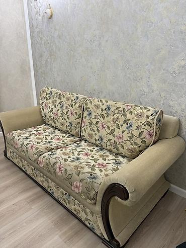 Прямые диваны: Прямой диван, Б/у — 2