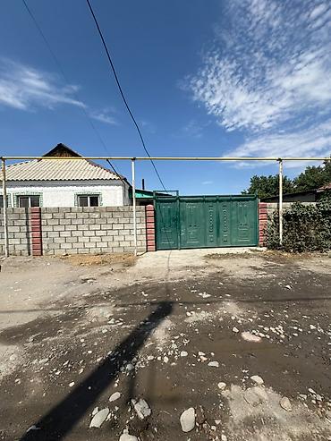 дом пр: Продается дом в с.Гавриловка по ул.Чекменова.От трассы 500м. Дом из — 1