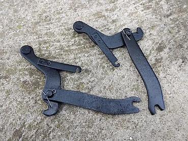 Tools & Equipment: POLUGICE RUCNE KOCNICE ANKER PLATNE ZA FICU ZASTAVA 750 | Cena za — 2