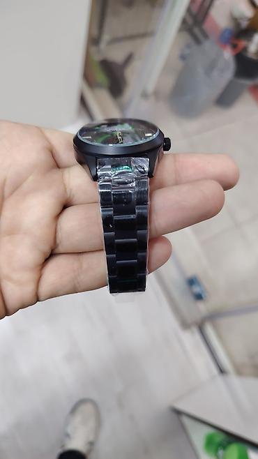 oyster saat: Saat: Kvars mexanizmi olan analoq qol saatı Model yazısı: “ROLEX — 8