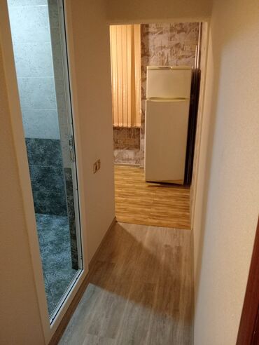 Uzunmüddətli kirayə mənzillər: 1 mkr 5 nömrəli məktəbin bazarın yanı 5/3 2otaqlı remontlu əşyalı 380 — 3