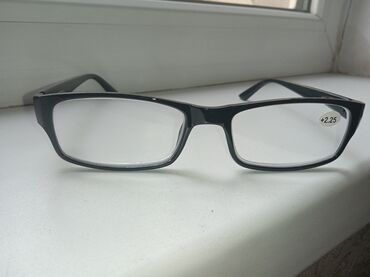 очки оправа: Продаю абсолютно новые очки для чтения +2.25.Цена 500 сом.Цвет оправы