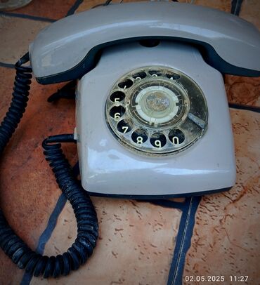 kreditde olan telefonlarin alisi: Antik telefon.1980 cı ilə aid işləyir