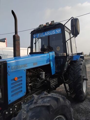 Traktorlar: Belarus 1221 traktoru - Güclü 6 silindrli dizel mühərrik - Ön çəki — 3