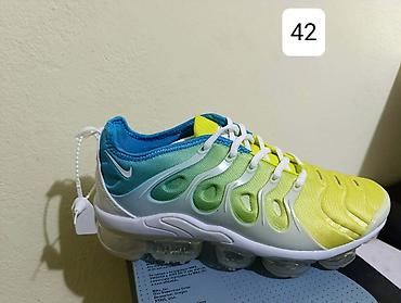 Patike: Akcija š£
svi modeli po 2850 din na lalafo.rs ā 4 Patike: Akcija š£
svi modeli po 2850 din ā 4