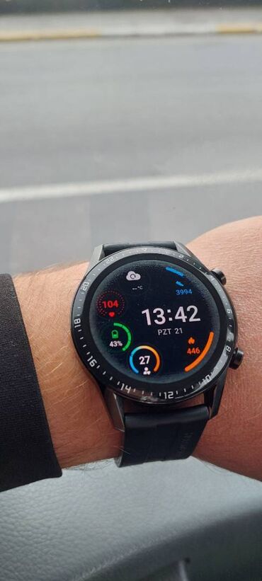 saat satişi: Huawei watch gt2. Sensoru yaxsi islemir. 15 gun zaryatka saxlayir