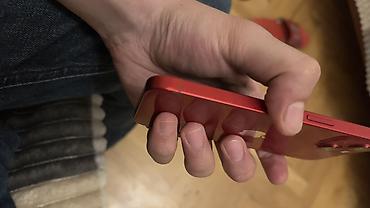 telefon 2 ci el iphone: IPhone 13, 128 GB, Qırmızı, Face ID — 5