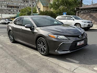 трактор камера: Toyota Camry: 2021 г., 2.5 л, Вариатор, Гибрид, Седан — 4