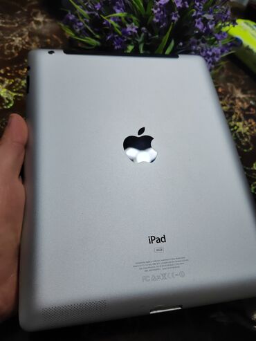 apple belgrade: Prodajem Apple iPad 3 (WiFi + Cellular, 16GB) u dobrom stanju. Tablet