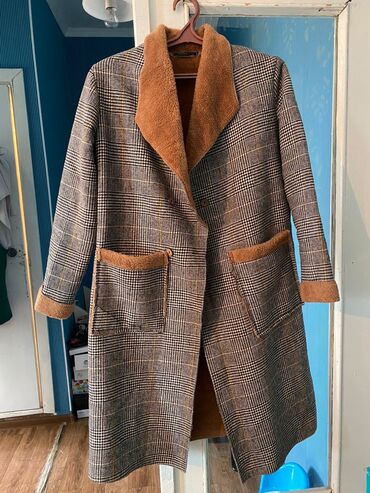 пальто с мехом бишкек: Пальто, Классика, Осень-весна, Искусственный мех, По колено