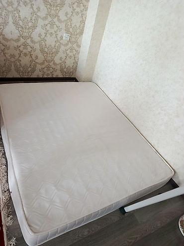 Ev üçün mebel: İki nəfərlik döşək - Ölçü: təxmini 140x200 sm (standart iki nəfərlik) — 2