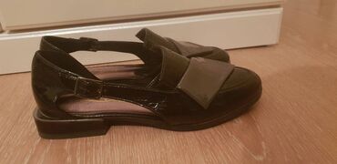 женские сандали: Кожаные босоножки, состояние хорошее