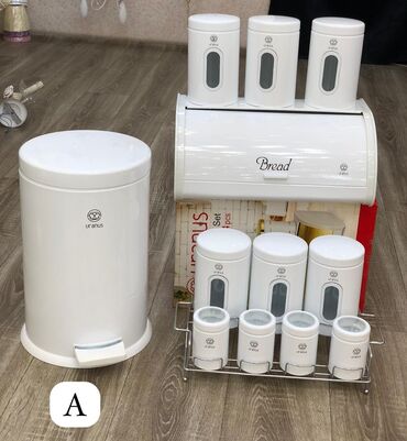 smart açar: Mətbəx Dəsti Dəst tərkibi: 🍞 Çörək qabı 🌿 Ədviyat qabı 🗑️ Zibil