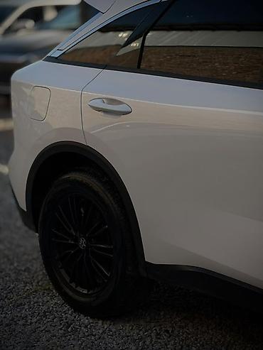 Roewe: Roewe : 2023 г., Кроссовер — 3