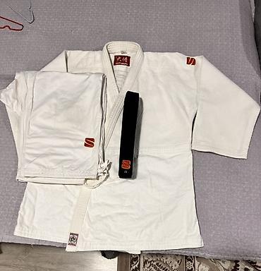 Кимоно для дзюдо Kusakura, комплект. В набор входят: - куртка для