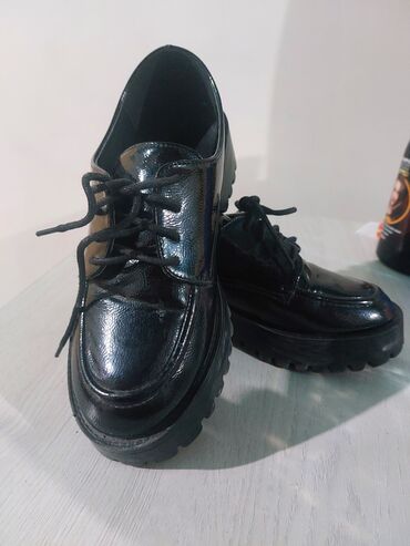 женские весенние туфли: Туфли 36, цвет - Черный