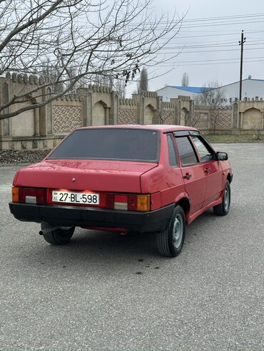 VAZ (LADA): VAZ 21099 sedan - Kuzov: 4 qapılı sedan, qırmızı rəng, qara bamper və — 7