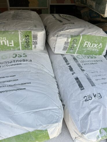 шпатлевка для стен: Гипсовая шпатлевка Flux Trowel Gloss в мешках по 25 кг. Шпатлевка