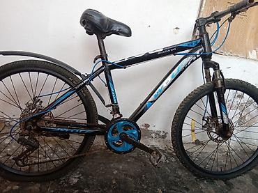amazatr velosiped: WOLF M216 dağ velosipedi. Qara-göy rəng kombinasiyaında olan bu model — 1