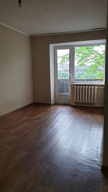 обменяю дом на квартиру: 1 комната, 30 м², Хрущевка, 4 этаж, Косметический ремонт