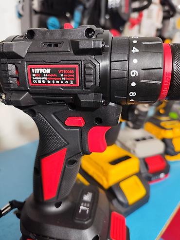 dewalt: Аккумуляторные шуруповерты/дрели, широкий выбор моделей. Ключевые — 1