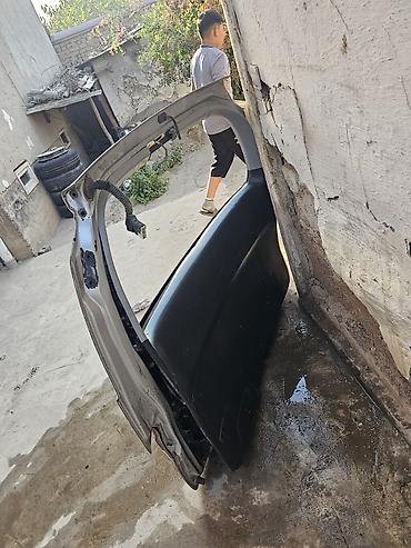 стяжки для пружин амортизаторов: Крышка задней двери (пятая дверь) Honda Stepwgn / Stepwagon (RB/ RK — 5
