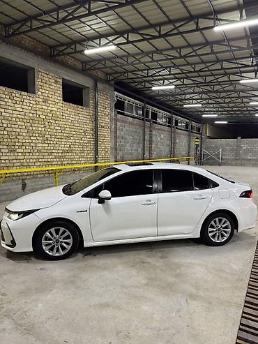 тойота краун 2023: Toyota Corolla: 2023 г., 1.8 л, Гибрид, Седан — 3