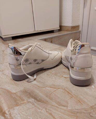 puma zenske patike duboke: 36, color - White