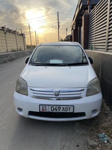 эконом машина: Toyota Raum: 2003 г., 1.5 л, Автомат, Бензин, Универсал