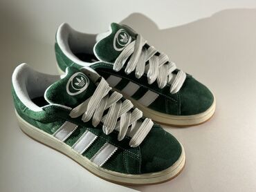 Кроссовки и спортивная обувь: Зеленые кроссовки adidas, 💯💯💯 оригинал брал в Стамбуле за 9500 сом