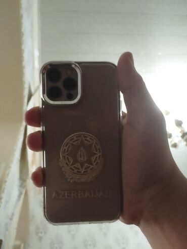 128 GB yaddaşa malik, qızılı rəngdə iPhone 12 Pro. Telefonun tutumu